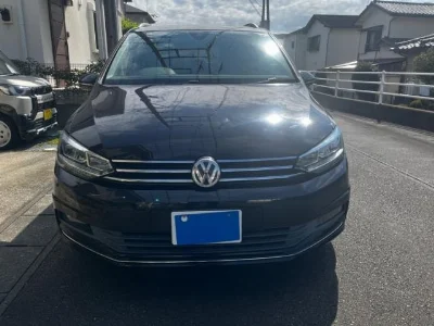 VOLKSWAGEN GOLF TOURAN
