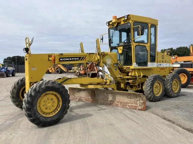KOMATSU GD405A-2, 1987 — купить с аукциона Японии