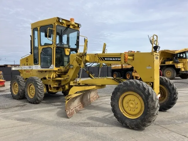 KOMATSU GD405A-2, 1987 — купить с аукциона Японии 2