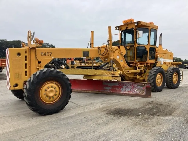 KOMATSU GD705A-4A, 1995 — купить с аукциона Японии